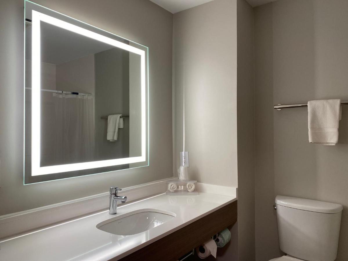 Holiday Inn Express Plymouth By Ihg Εξωτερικό φωτογραφία